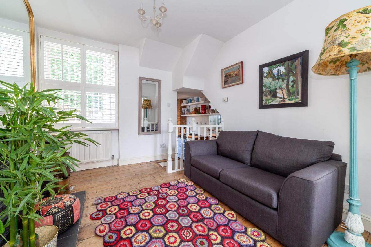 Charming And Spacious 1 Bedroom Flat In Battersea *